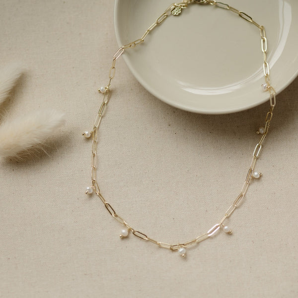 Beatrice Necklace | Gold/White Pearl