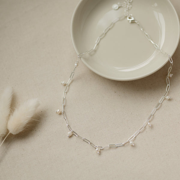 Beatrice Necklace | Silver/White Pearl