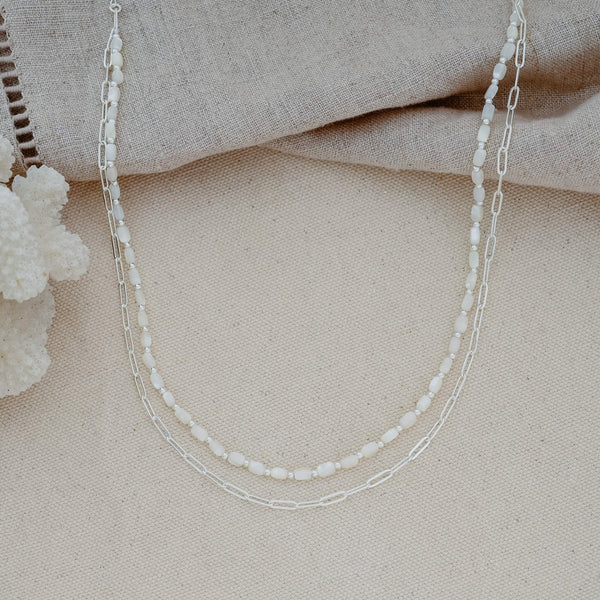 Mary Necklace | Silver/Mother of Pearl