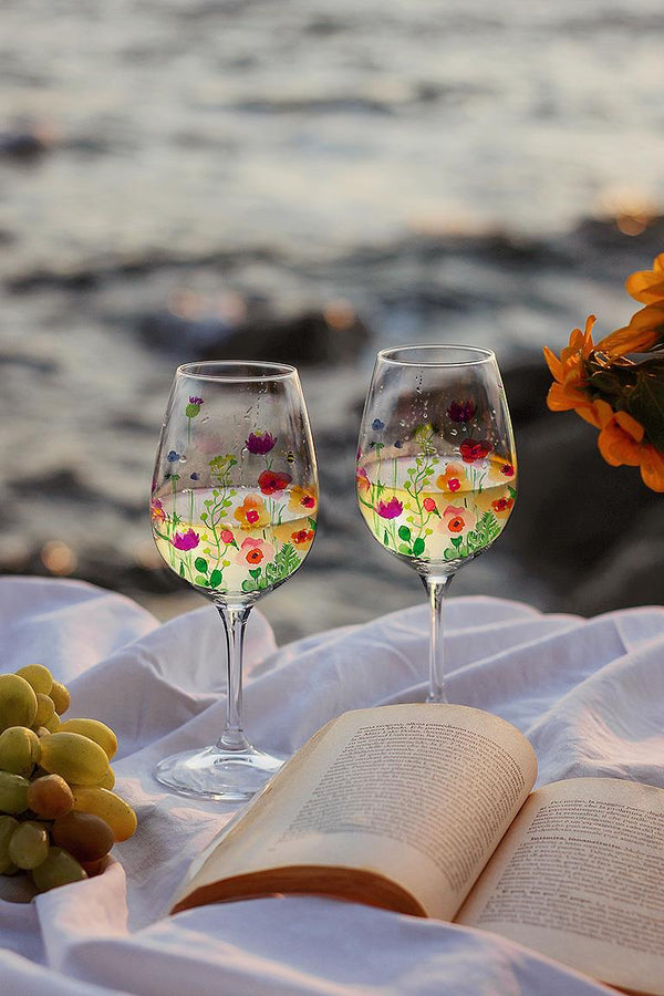 Bee Garden Wine Glass