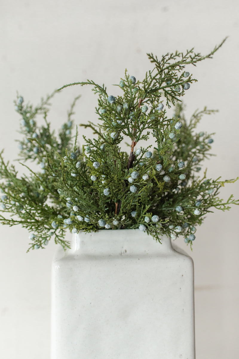 Juniper Spray | 18"