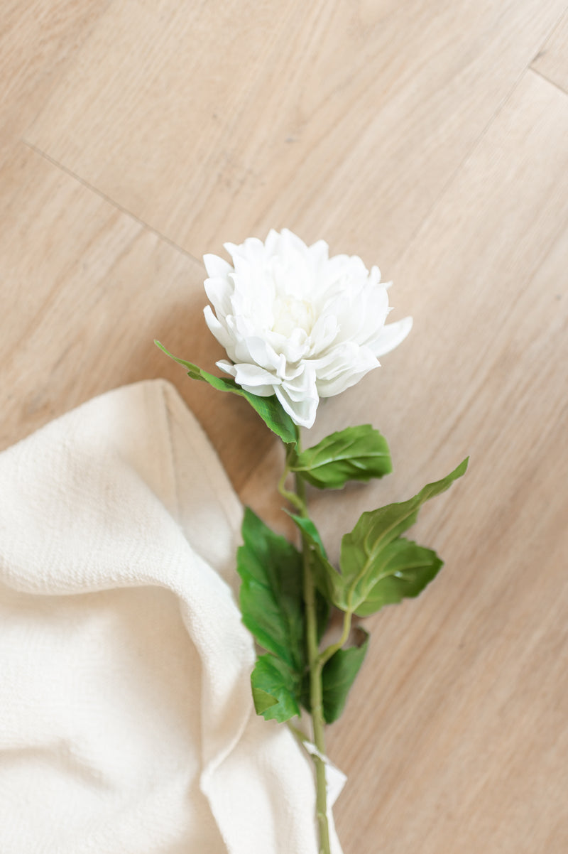 Fresh Touch White Dahlia Spray | 21"