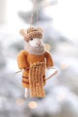 Knitting Nellie Mouse