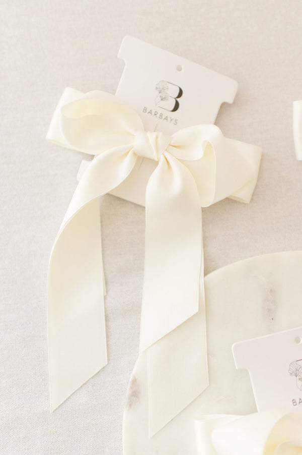 Barbays Sweetheart Bow | Cream