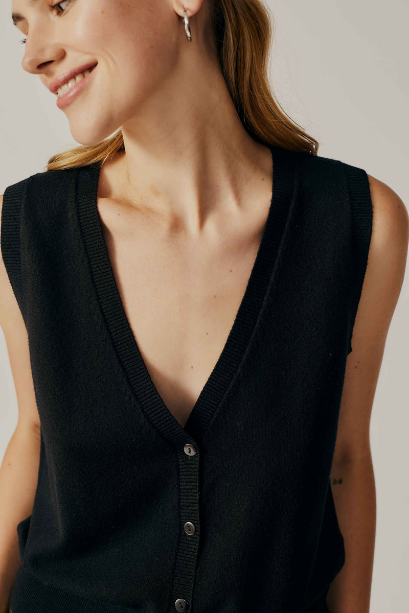 Berberis Knitted Vest | Black - FINAL SALE