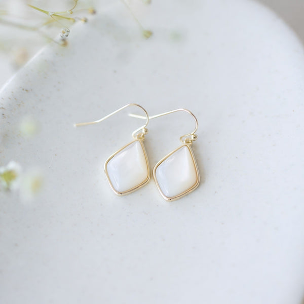 Evora Earrings | Gold/Mother of Pearl