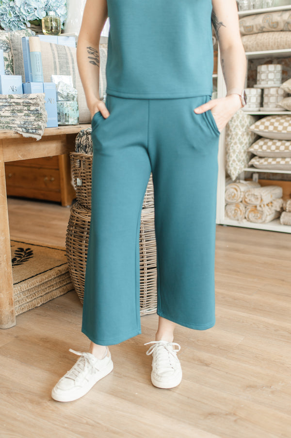 Victoria Cropped Pants | Trekking Green