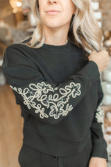 Lucie Pullover | Black Calla Lily