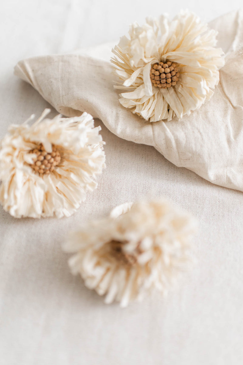 Raffia Floral Napkin Ring | Ivory