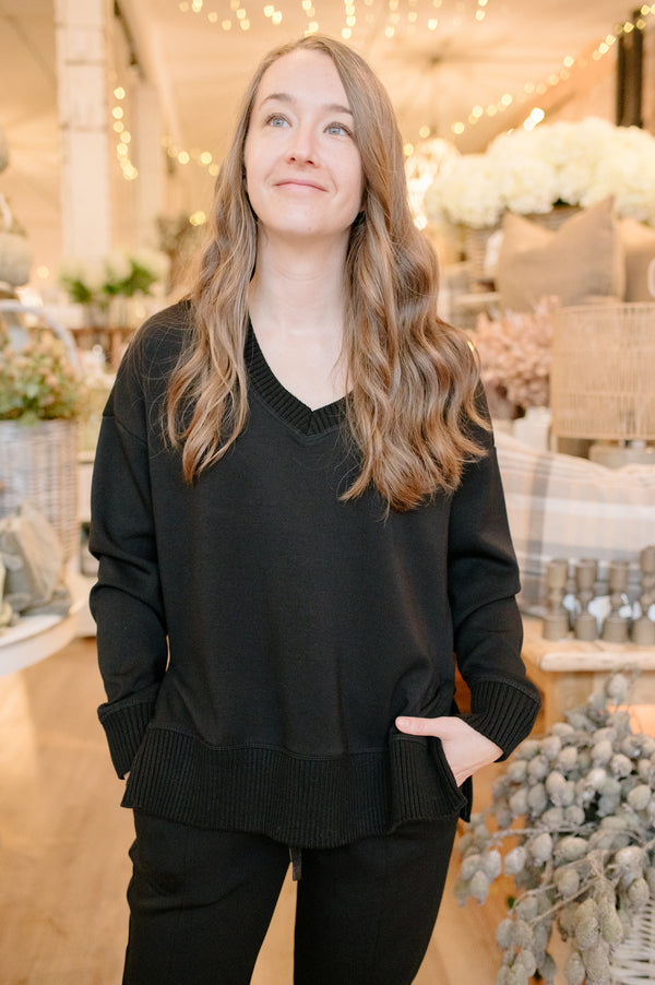 Vixie Pullover | Black