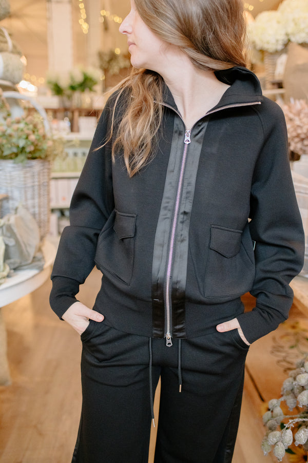 Saruna Pullover | Black Satin Stripe