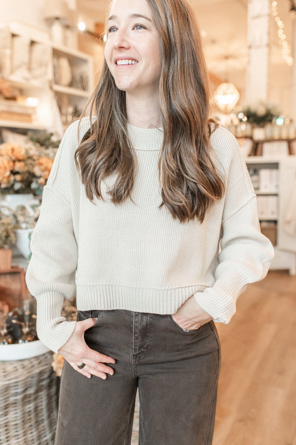 Sumire Pullover | White Beach