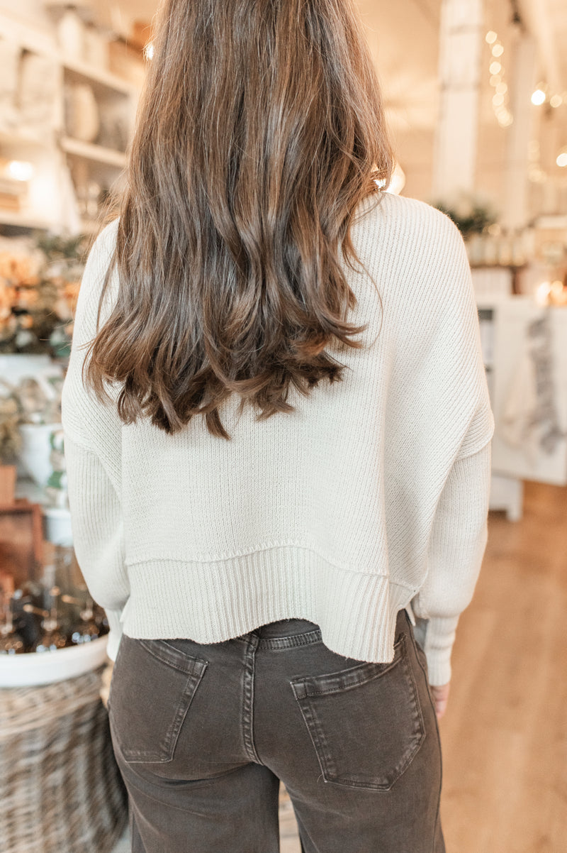 Sumire Pullover | White Beach