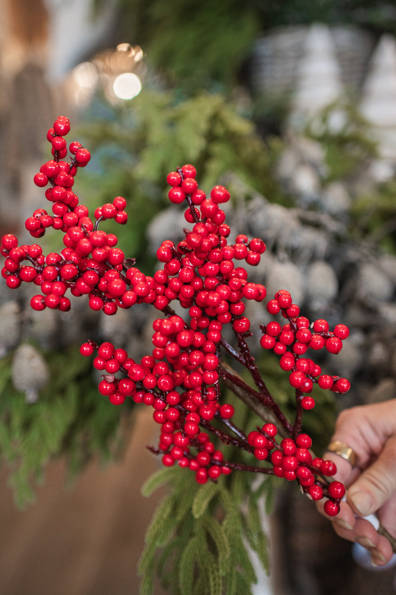 Red Berry Outdoor Spray | 21"