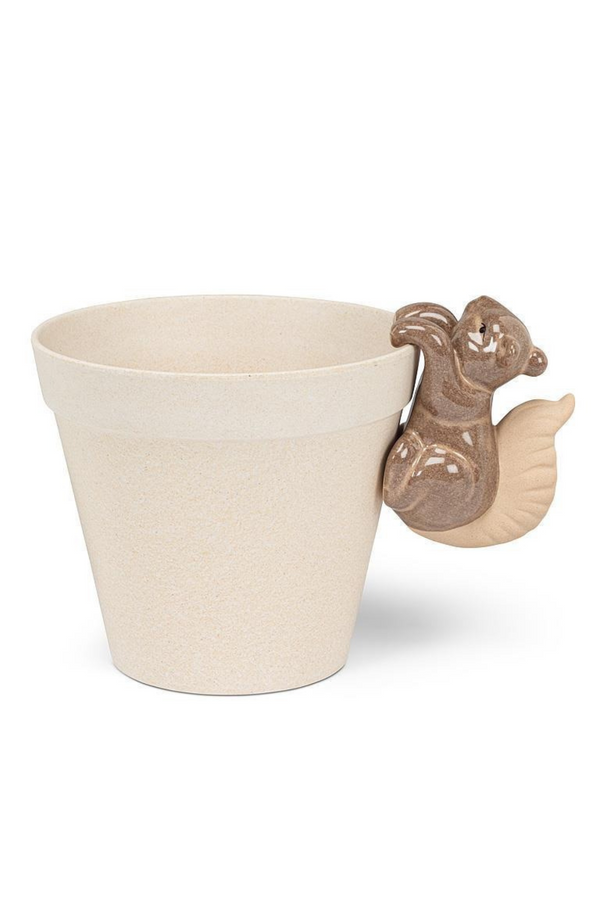 White planter with a squirrel planter hanger on a white background