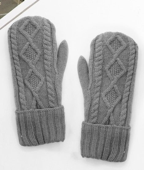 Diamond Cable Knit Mittens