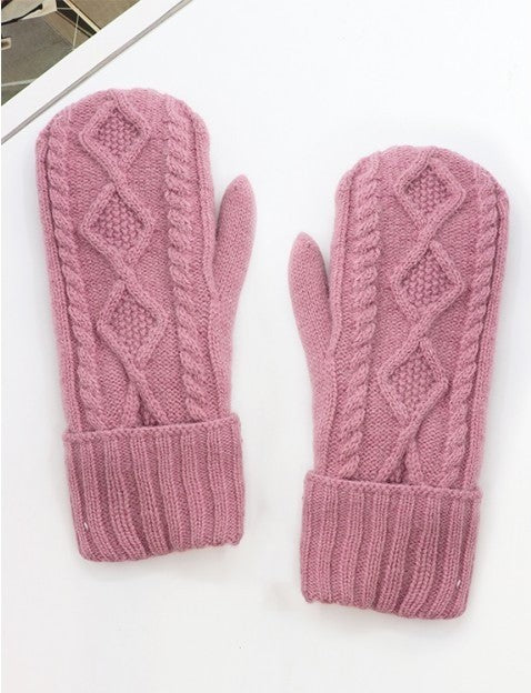 Diamond Cable Knit Mittens