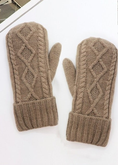 Diamond Cable Knit Mittens