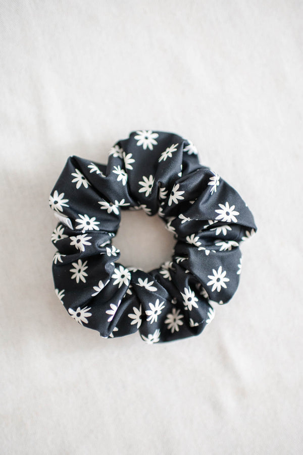 Barbays Scrunchie | Daisies on Black