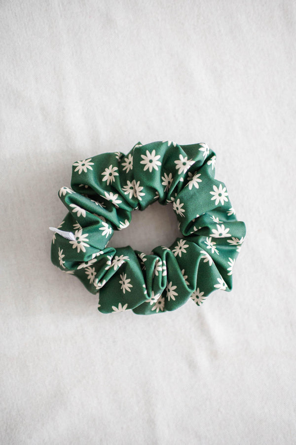 Barbays Scrunchie | Daisies on Green