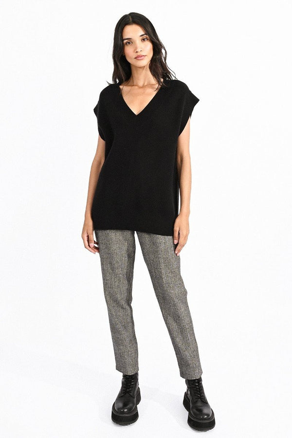Leander Sweater Vest | Black - FINAL SALE