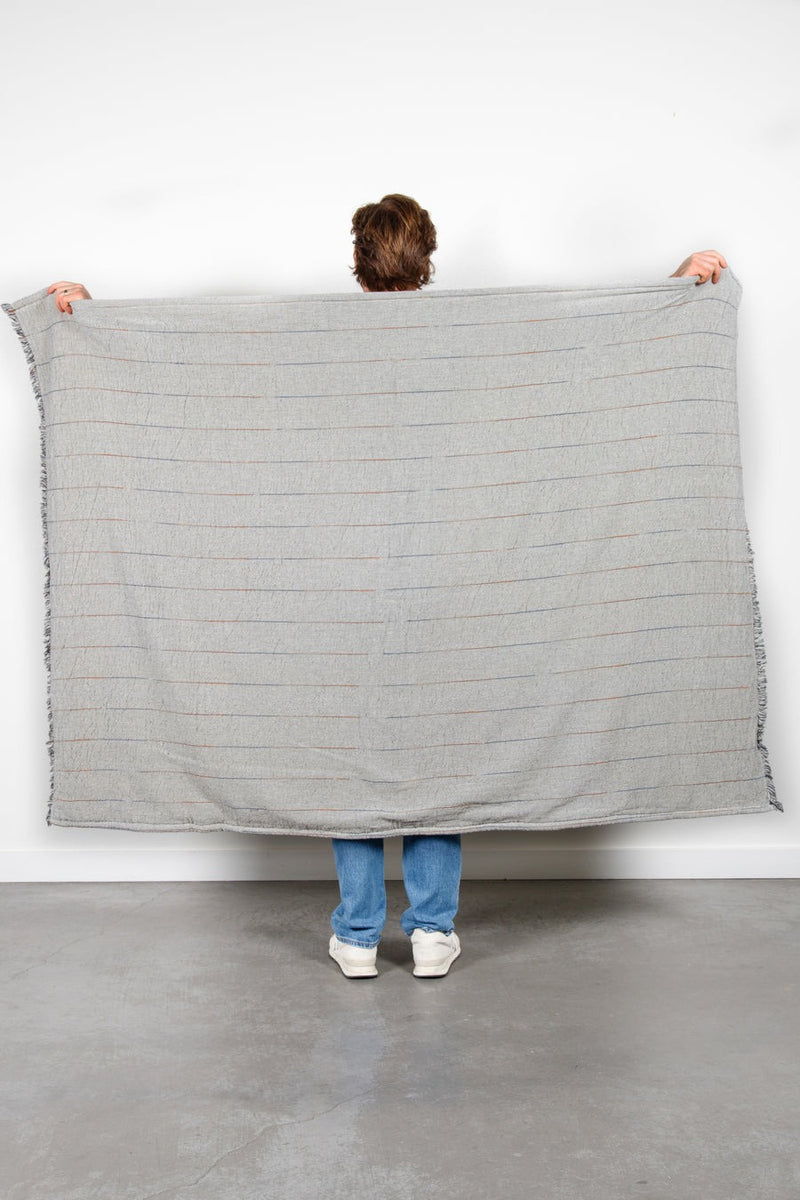 The Everest Fleece Throw | Grey