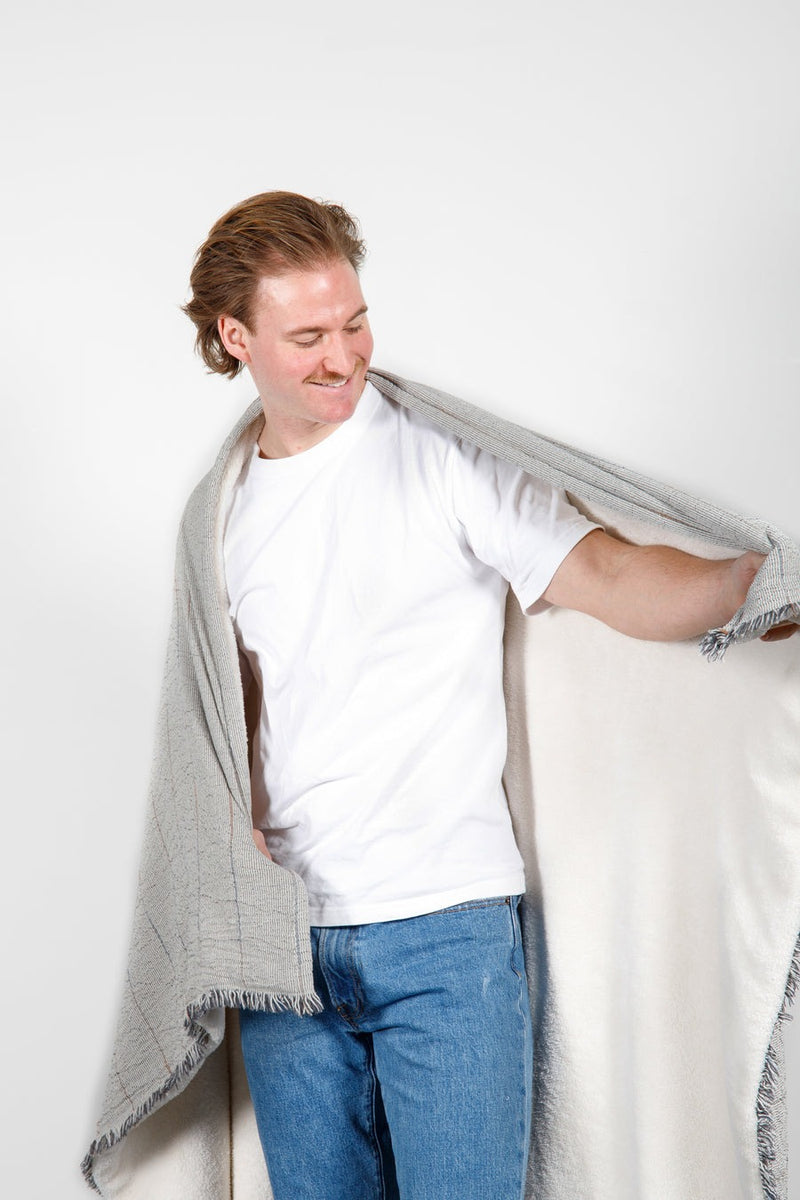 The Everest Fleece Throw | Grey